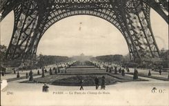 Paris CPA Le parc du champ de Mars