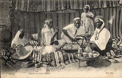 Szenen und Standards des Algerien-Schwarzen CPA mit dem Kaffee Maure TOP