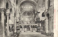 Italy Italia Venezia CPA Interno beyond basilica di S MArco