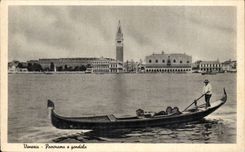 Italy Italia Venezia CPA Panoram el gondola