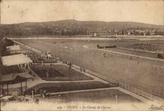 Vichy CPA Le champ de courses (hippisme chevaux)