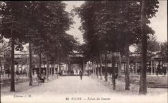 Vichy CPA Palais des sources