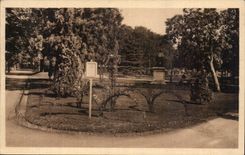Moulins CPA Public garden of the Republic and Statue of Banville