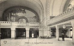 Vichy CPA Le hall de l'etablissement thermal