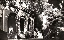 Vichy CPA Reine des villes d'eaux Source des CElestins