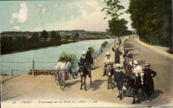 Vichy CPA Promenade sur les Bords de l'Allier (ane donkey)