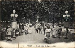 Vichy CPA Grande allee du parc
