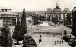 Vichy CPA Place de l'hotel de ville