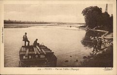 Vichy CPA Vue sur l'Allier (paysage pecheurs)