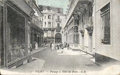 Vichy - Passage et Hotel des Postes - smal tear - CPA 