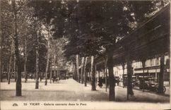 Vichy - Galerie couverte dans le Parc - CPA 