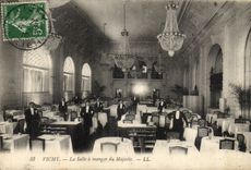 Vichy - La Salle a Manger du Majestic - CPA 