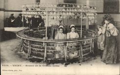 Vichy - Source de la Grande Grille - CPA 