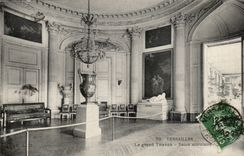 Versailles CPA Large TRianon circular Living room