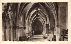 Vendome CPa Ancienne abbaye Interieur du cloitre