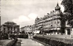 Montpellier CPA La place de la Comedie (l'oeuf)