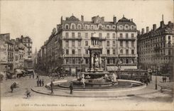 Lyon CPA Places Jacobins the fountain
