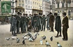 CPA Lyon pigeons of the place of the Composts