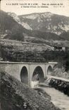 CPA Vallee de l'aude Pont du chemin de fer a l'entree Le chateau