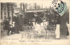 Paris CPA In Chgamps Elysees the first steps (child) TOP