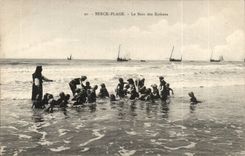 Berck Beach - the Bath of the Children - CPA