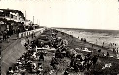 Saint Gilles on Life CPA the beach and the embankment