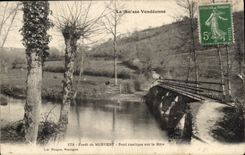 CPA Bohrgerat der rustikalen Mervent Brucke auf der Mutter
