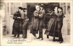 CPA Folklore Sablaise Costume the Vendee Maraichine