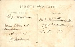 Lucon CPA das schone Kreuz des Platzes und das Denkmal hob mit den toten Soldaten fur Frankreich an