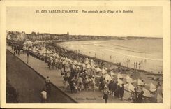 CPA Sande der olonne Ansicht des Strandes und des Dammes