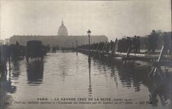 Believed of the Seine Paris CPA Inondations Bridge Trestles builds with the esplanade of Invalides by the sappers of 2nd