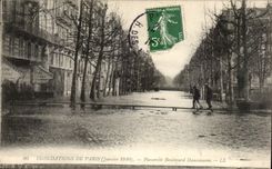 Paris - 9 - La Grande Crue de la Seine Janvier 1910 - Passerelle Boulevard Haussman - CPA 