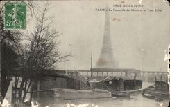 Paris - 7 - the Great Rising of the Seine January 1910 - the Footbridge of the Subway and the Eiffel Tower - CPA