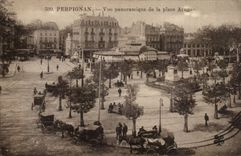 Perpignan CPA Vue panoramique de la place Arago