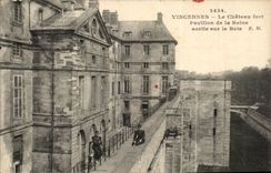 Vincennes CPA the castle strong House of the Queen left on wood