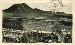 CPA Auvergne the chain of Puys Puy de Dome (cow)