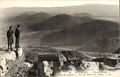 CPA Auvergne the chain of the tops Seen of the ruins of the temple