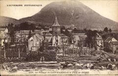 Auvergne CPA the village of Laschamps and Puy de Dome