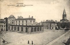 Auvergne CPA Riom Place de la Halle L'eglise St Amable