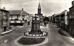 Riom - La Fontaine - CPA 