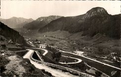 The valley - Mount Gilds the Laces - Sancy and the Capuchin - CPA