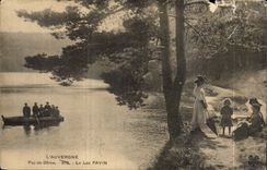 Puy de Dome - the Lake Pavin - child - tear At signal - CPA -