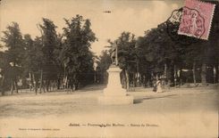 Autun CPa Walk of the marbles Statue of Divitiac