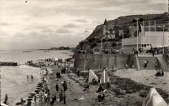 Arromanches les Bains CPA Port de la Liberation La plage vers le musee