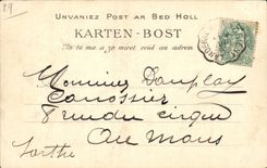 Pensive CPA girl of the island of Center Details of the caps of Brittany (folklore)