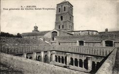 Arles CPA View of the cloister Sainte TRophime