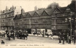 England - England - London - Staple Inn - Old Houses - Holborn - Horse drawn Carriages - bustling -- CPA