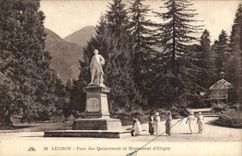 CPA Luchon Park of the Quincunxes and monument of Etigny