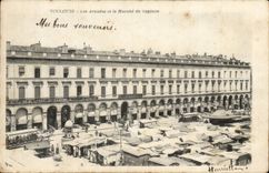 Toulouse CPA Les arcades et le marche du capitole
