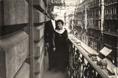 Real photo Couple on a blacon (Paris?)